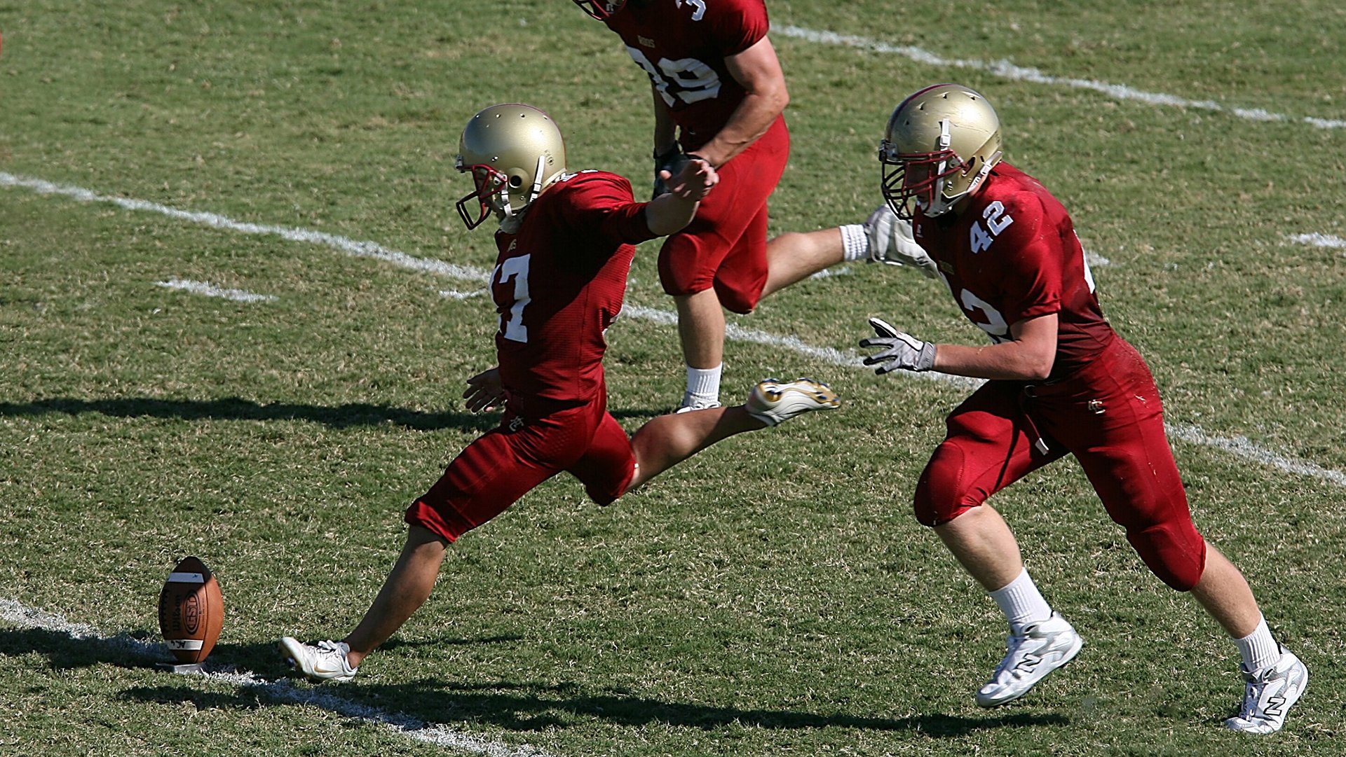乐鱼（中国）体育官方网站-球队计划重塑边路体系，提升转换速度，足球边路进攻的阵型